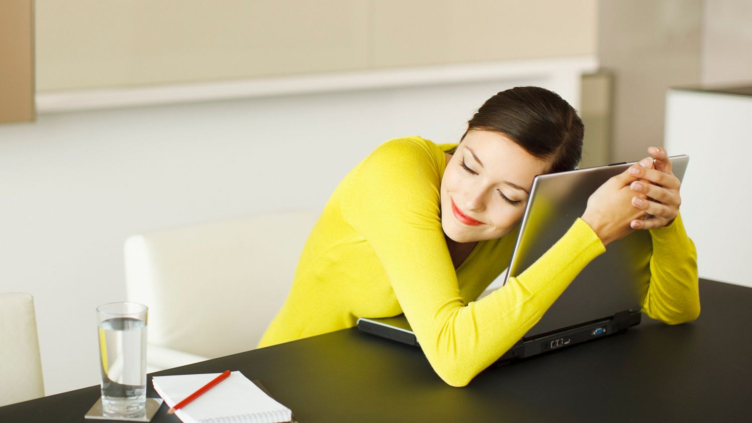 ¿Cómo hacer que los empleados se enamoren de su trabajo? | Happÿdonia